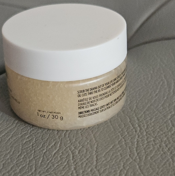 OUAI Melrose Place Scalp & Body Scrub 1oz - Picture 2 of 5
